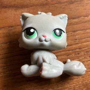 Littlest Pet Shop grey Persian cat with green eyes